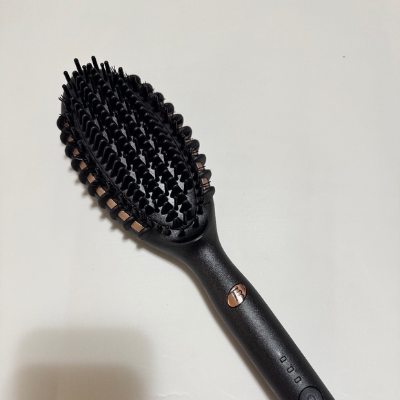 T3 Edge Heated Brush – Ceramic Styling Tool - Picture 1 of 5